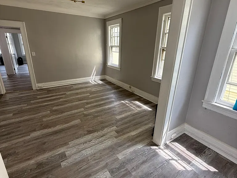 189 Shephard Ave #2 — Photo 6