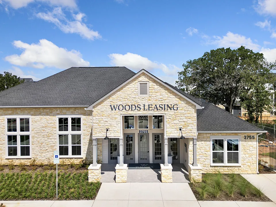 Woods at Forest Crossing