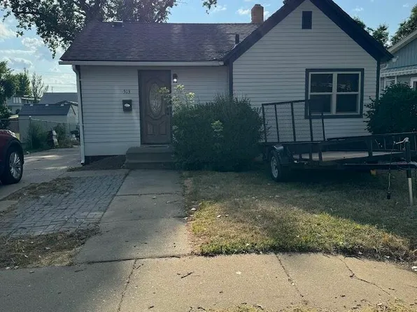 513 5th Ave W, Dickinson, ND 58601