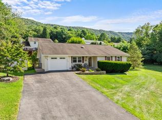 628 Oriole St, Bluefield, VA 24605