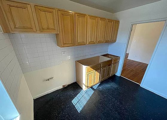 5th image of 89-29 162nd St #3L