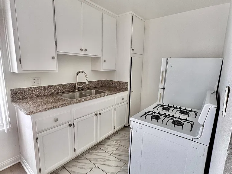 12711 Pacific Ave #1 — Photo 6