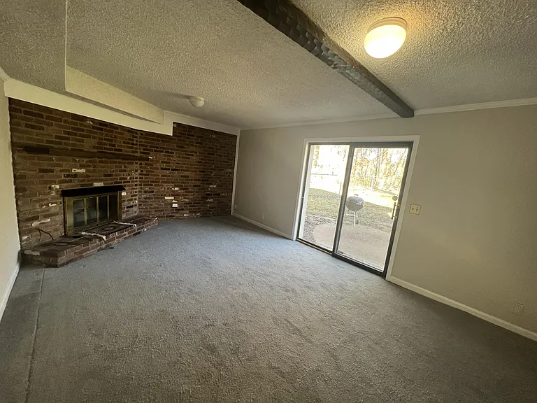 2900 Moss Spring Dr — Photo 5