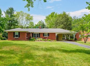 809 S Ellison Ln, Waynesboro, VA 22980