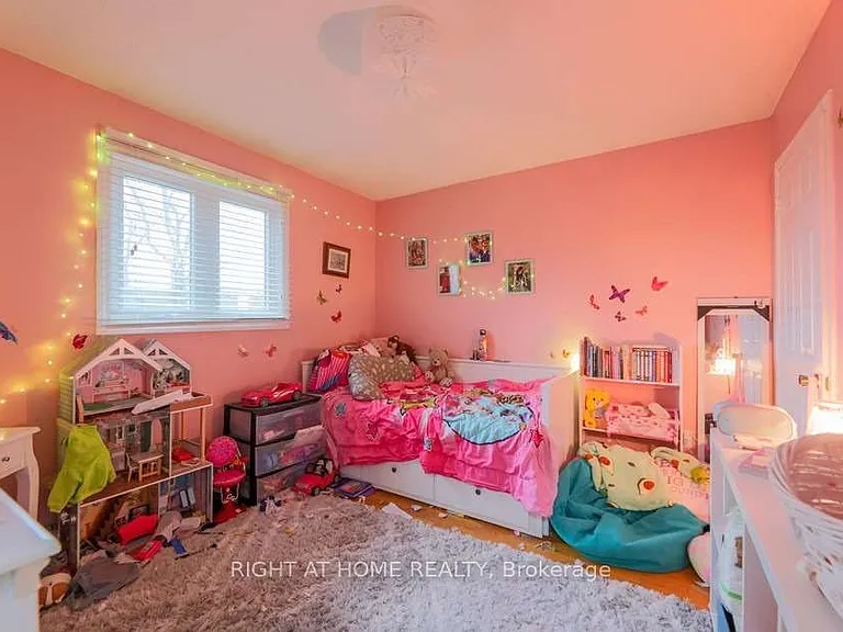 58 Park St — Photo 22