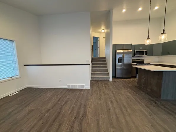 7263 30th St S, Fargo, ND 58102