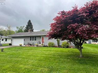 6 Breezewood Dr, Norwalk, OH 44857