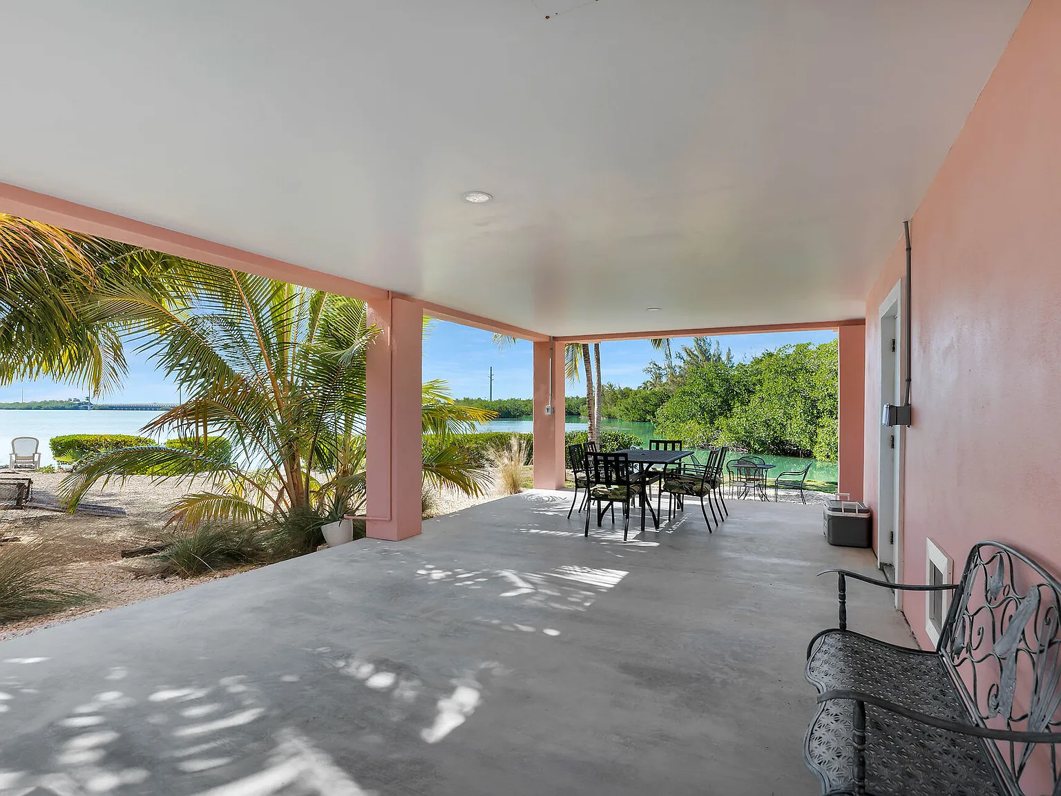 2 bed, 1200 sqft, $6,000 — Photo 3