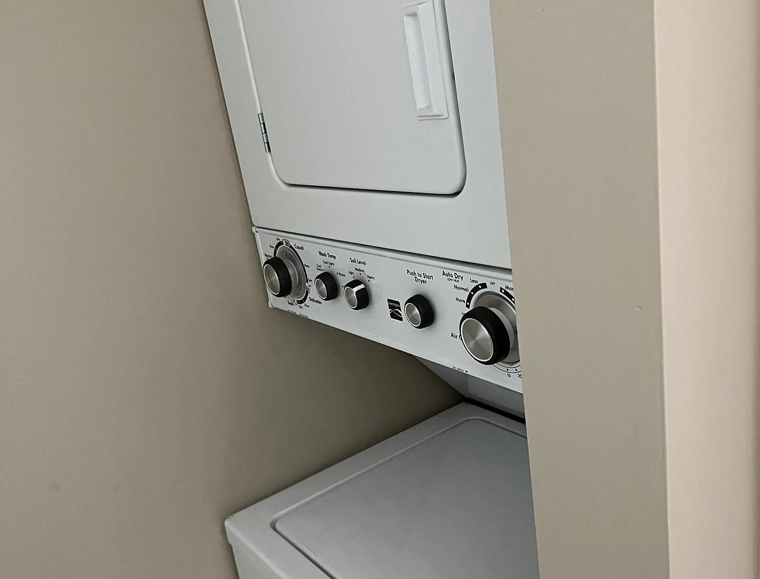 2 bed, 825 sqft, $1,350 — Photo 3