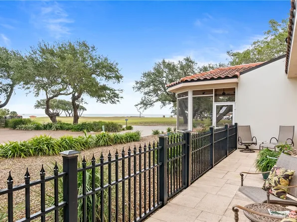 1502 Royal Oaks Trl #1502, Rockport, TX 78382