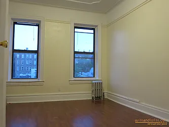 Rented by aptsandlofts.com