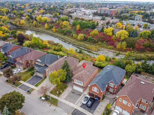 1361 Daniel Creek Rd, Mississauga, ON L5V 1V3
