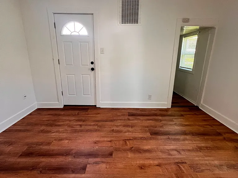625 Wood St — Photo 6