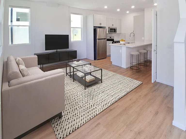 2040 N Highland Ave — Photo 21