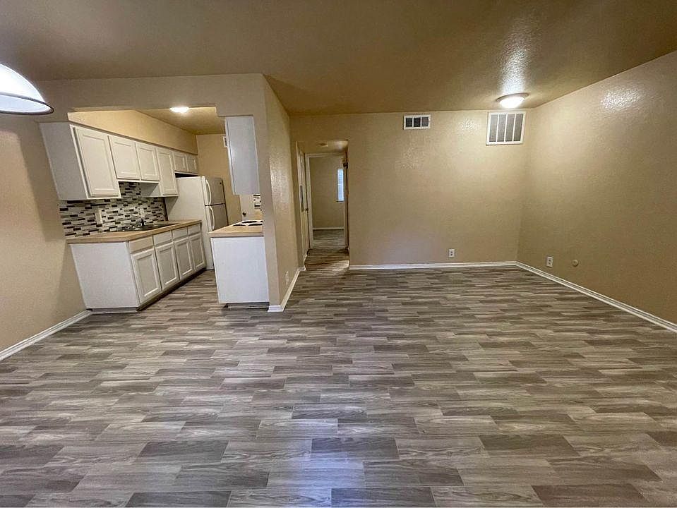 1st image of 6762 Calmont Ave #115
