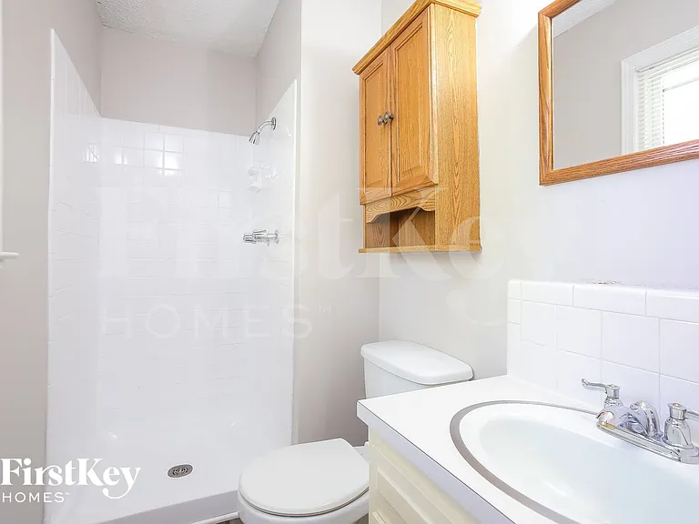 1720 Wornall Rd — Photo 8