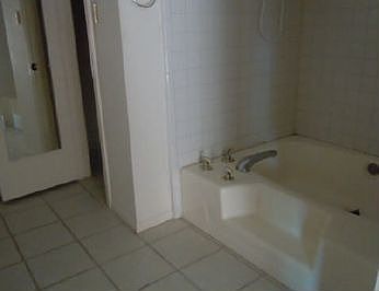 4th image of 2809 Camelot Ln