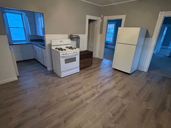 592 Dubuque St APT 2