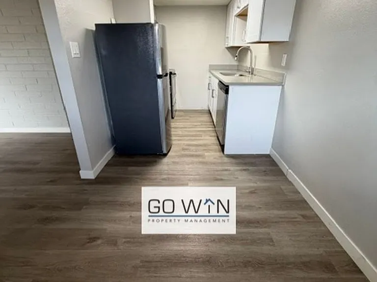 44 E Roanoke Ave — Photo 10