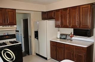 4th image of 4215 Cambridge Crescent Dr
