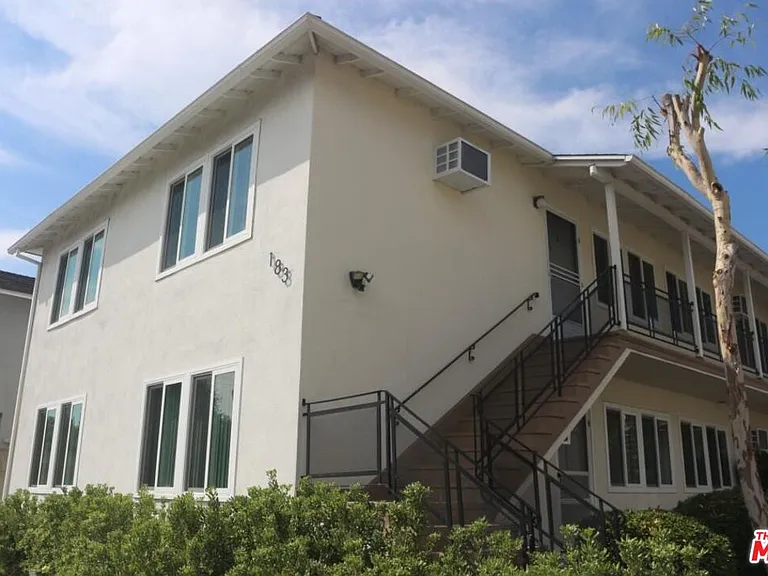 183 W Elmwood Ave #D — Photo 16