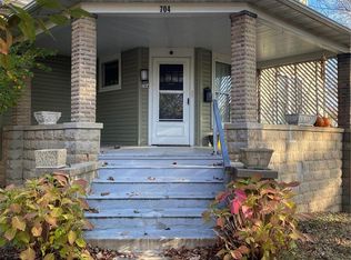 704 N Locust St, Greenville, IL