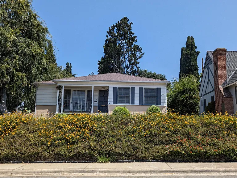 1400 Beech St — Photo 1