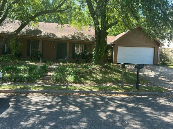 1608 Melrose Pl, Clinton, MS 39056