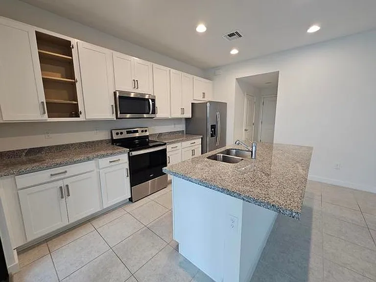 8641 Antarus Dr — Photo 3