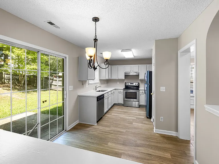 16 Woodward Ln — Photo 20