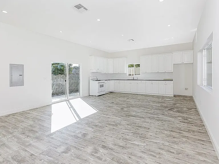 9958 Marklein Ave — Photo 10