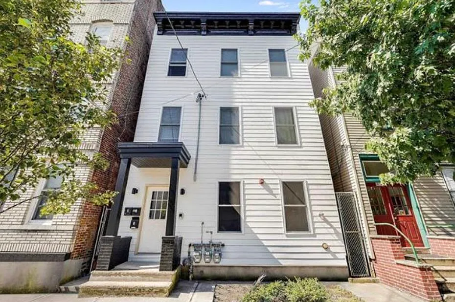 25 Saint Pauls Ave #1A