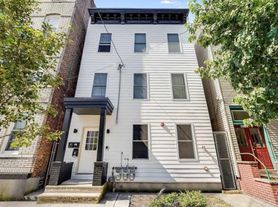 25 Saint Pauls Ave, Jersey City, NJ