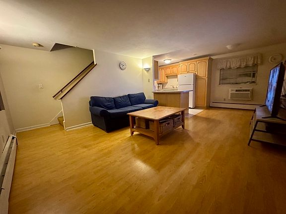 3rd image of 126 Bishop Dr #126