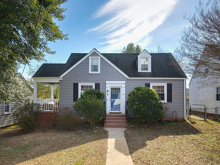 Kenwood Ave — Photo 1