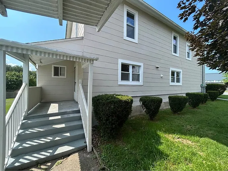 1010 Wood St — Photo 12