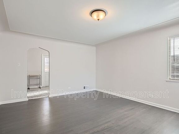 3rd image of 3690 N Holly St