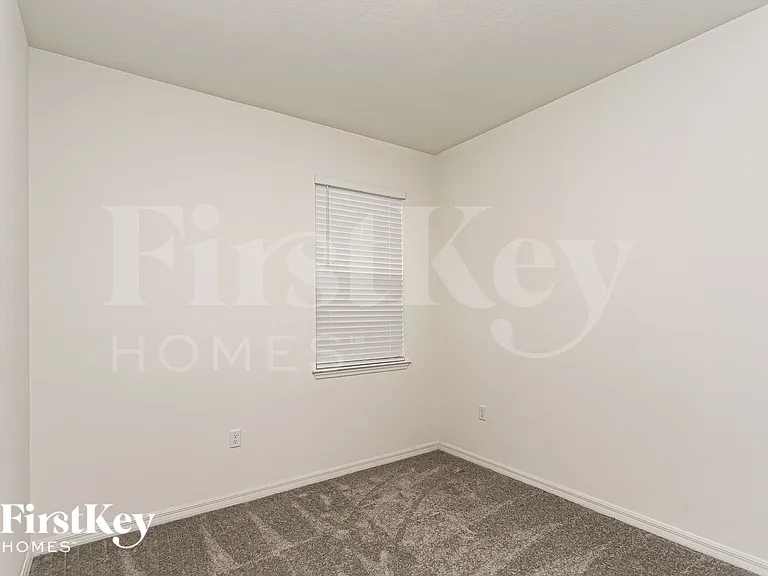 348 Corbel Ln — Photo 10