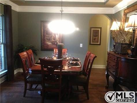 5th image of 3021 Palomar Dr