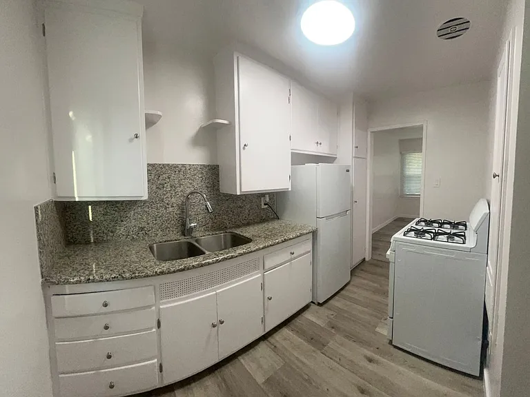 1133 Locust Ave Long Beach, Ca 90813-3262 — Photo 13
