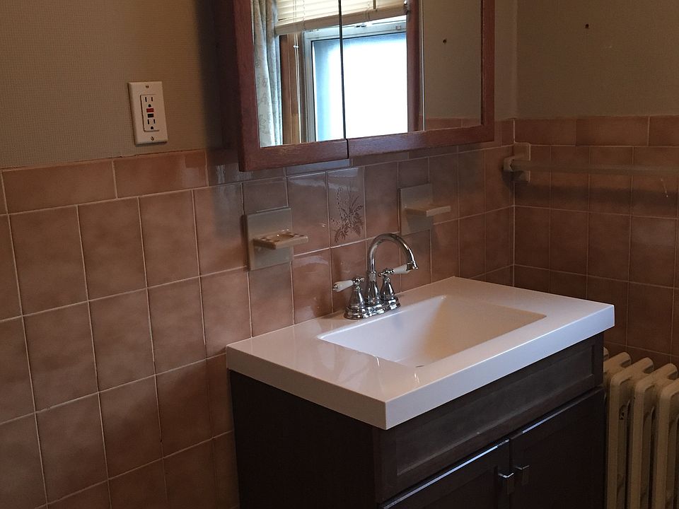 2nd image of 11 Hudson Ave