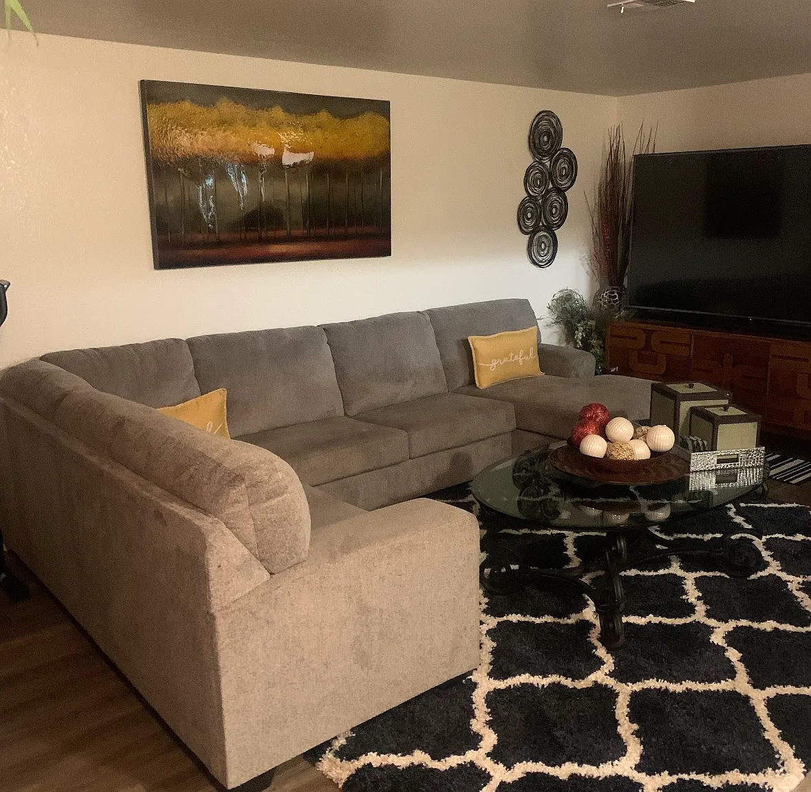 2 bed, 1000 sqft, $1,800 — Photo 1