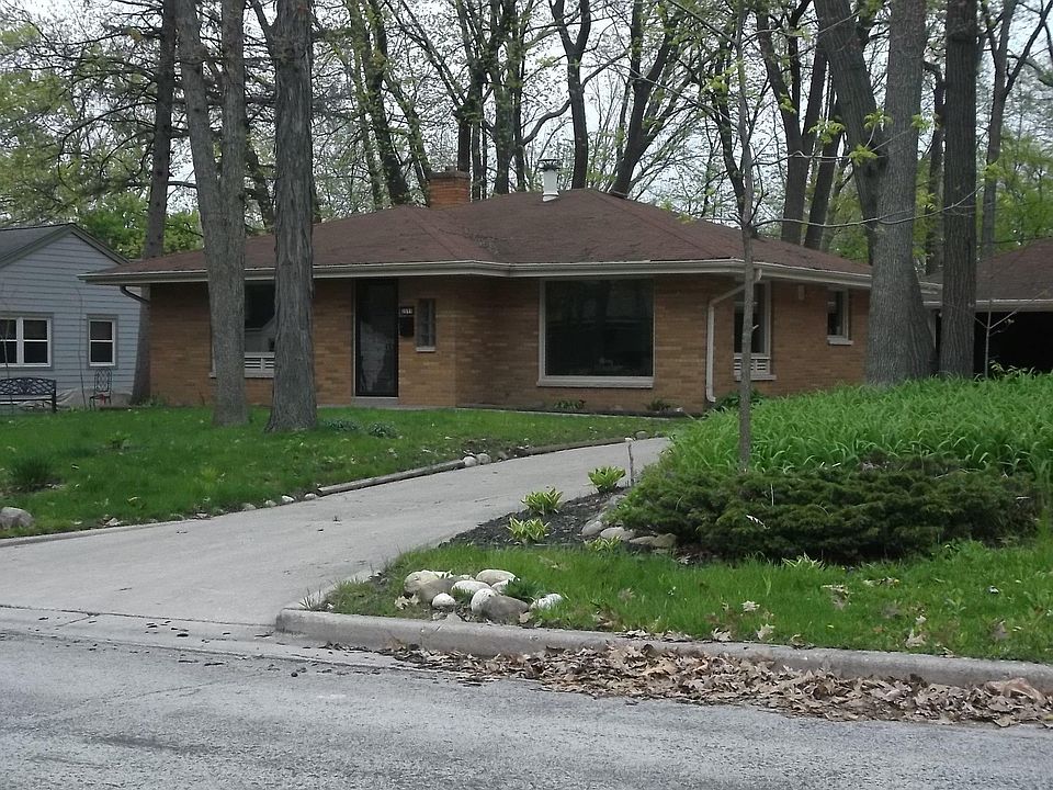 1st image of 2610 N 111th St