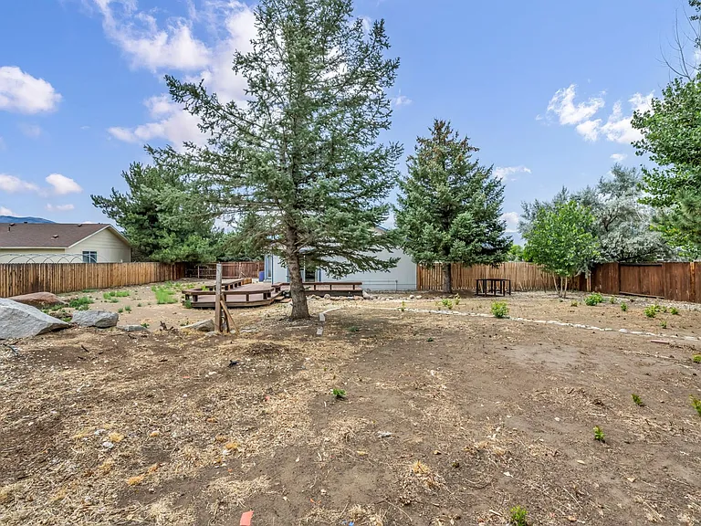 17575 Parrot Dr — Photo 38
