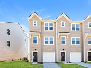 212 Eagles Cliff Dr, Myrtle Beach, SC 29575