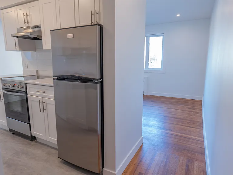 2185 Oxford St #103 — Photo 4