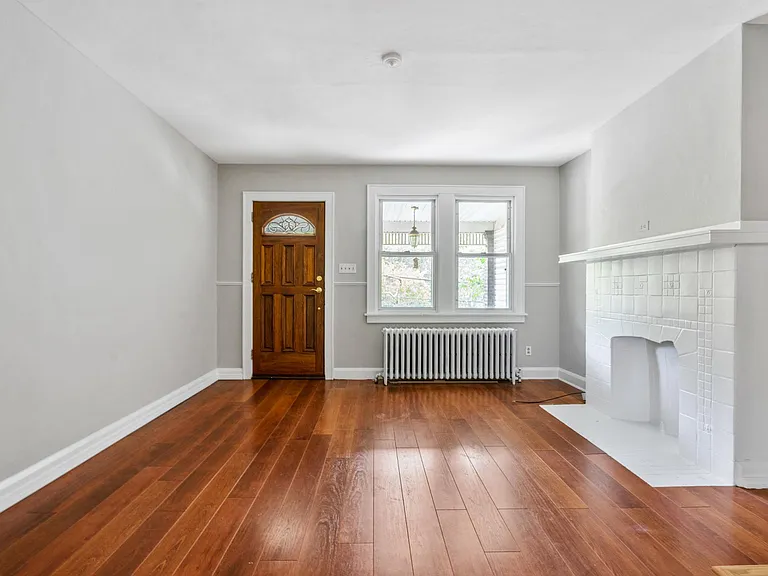 6219 Monitor St — Photo 1
