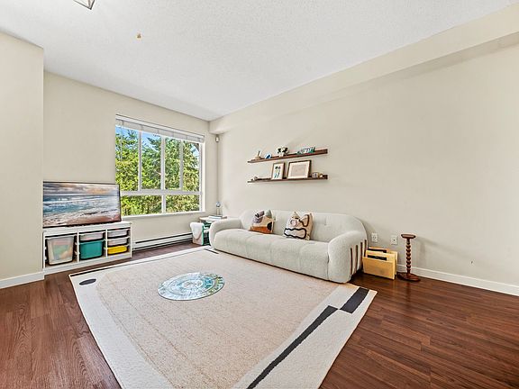 4th image of 2729 158th St #94