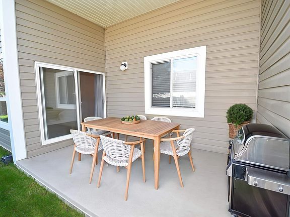 4th image of 4310 33rd St #103