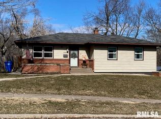 3329 13th Avenue Ct, Moline, IL 61265